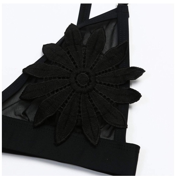 COPY - 🏷SEE-THRU FLOWER PEAK BIKINI Top medium - Picture 2 of 7